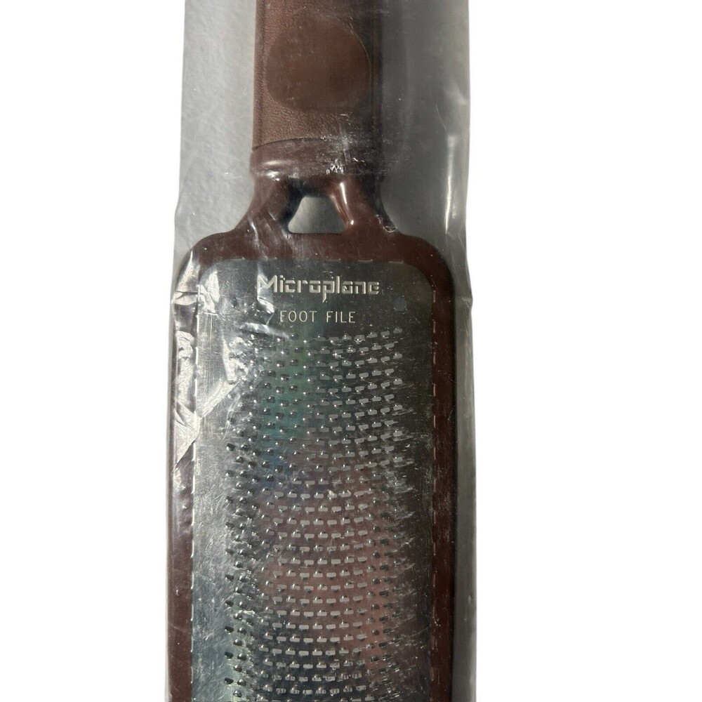 Microplane Colossal Foot File / Pedicure Rasp - Perfect for Calluses - Brown - Picture 3 of 7
